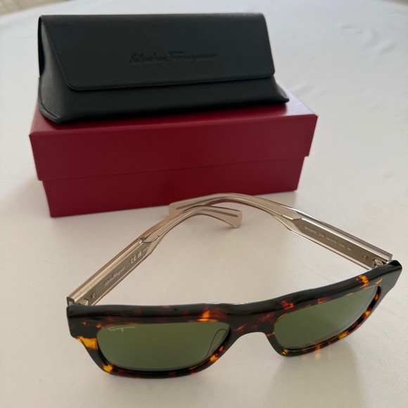 Salvatore Ferragamo SF1087S 56-18-145 Tortoise Sunglasses - Picture 1 of 5